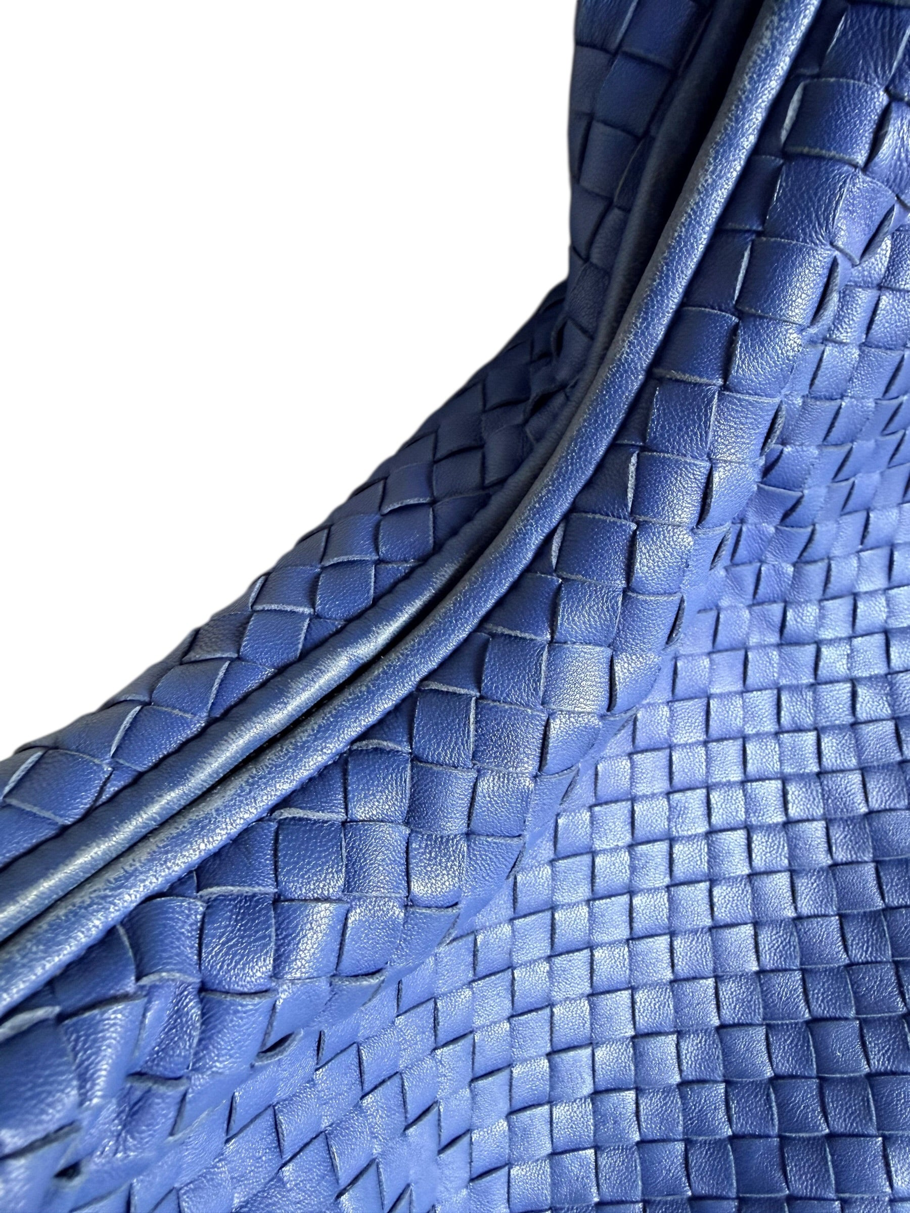 Bottega Veneta Classic Medium Intrecciato Leather Hobo - Cobalt Blue
