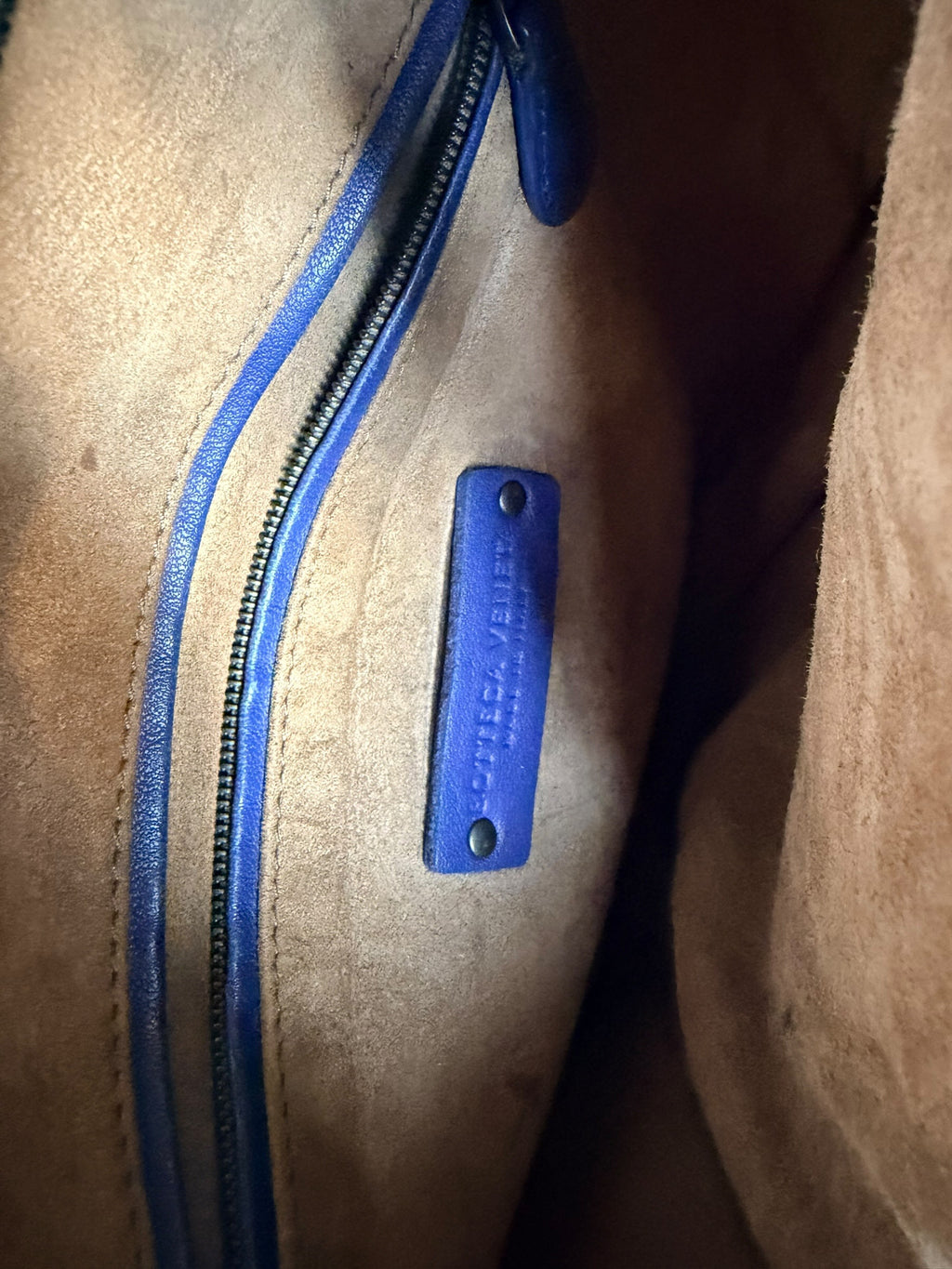 Bottega Veneta Classic Medium Intrecciato Leather Hobo - Cobalt Blue