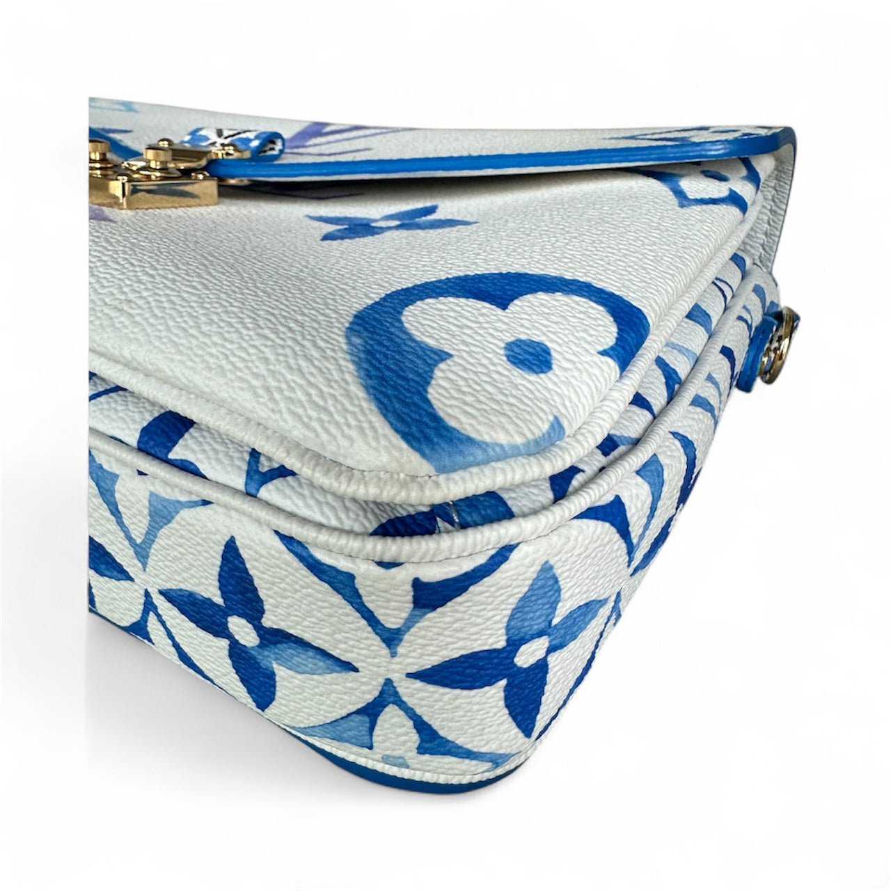 Louis Vuitton 2024 By the Pool Metis Bag